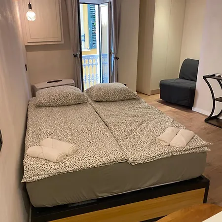 Lägenhet Refurbished In The Old Town, Steps From The