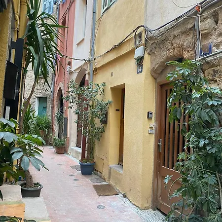Refurbished In The Old Town, Steps From The