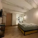 Refurbished In The Old Town, Steps From The Apartamento