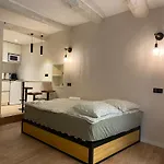 Refurbished In The Old Town, Steps From The *