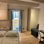 Refurbished In The Old Town, Steps From The Menton