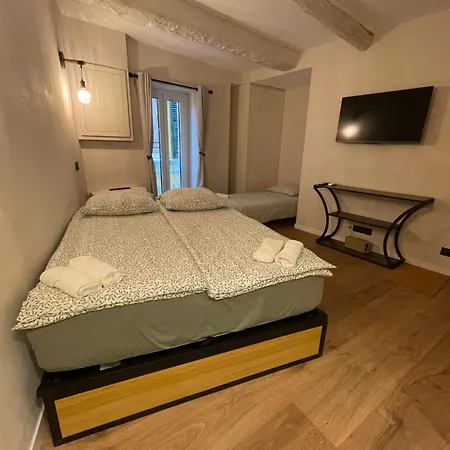 Refurbished In The Old Town, Steps From The Appartement *