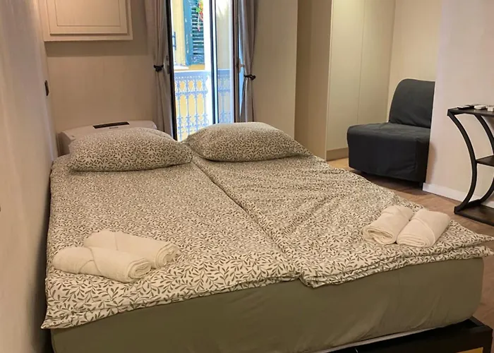 Apartment Refurbished In The Old Town, Steps From The *